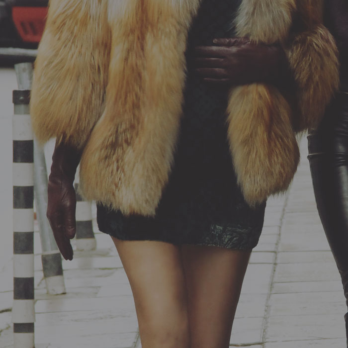hor-her-gloves